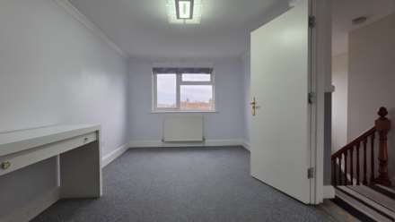 Aberdour Rd, Seven Kings, IG3 9SA, Image 30