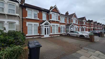 Aberdour Rd, Seven Kings, IG3 9SA, Image 38