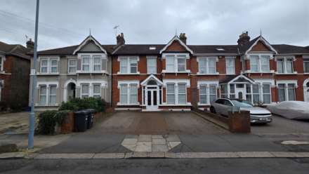 Aberdour Rd, Seven Kings, IG3 9SA, Image 39