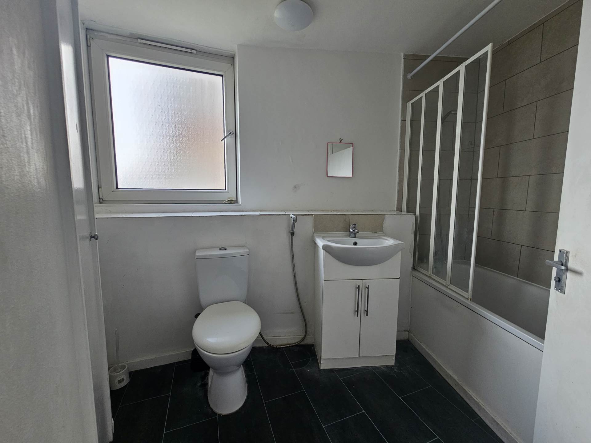 Manor Farm Court, East Ham, E6, Image 10