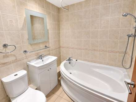Allhallows Road, Beckton, E6 5SZ, Image 9
