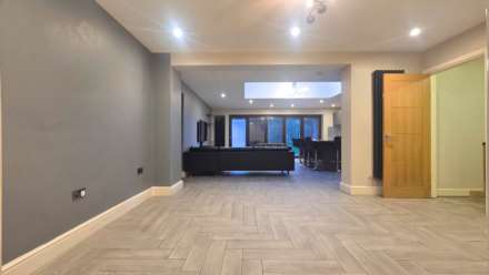 Havering Road, Romford, RM1 4BW, Image 6