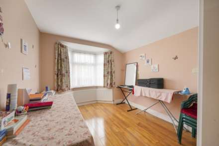 Rosebery Avenue, London, E12 6PZ, Image 14