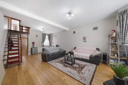 Rosebery Avenue, London, E12 6PZ, Image 2