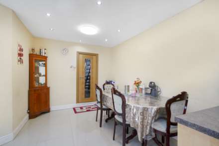 Rosebery Avenue, London, E12 6PZ, Image 4