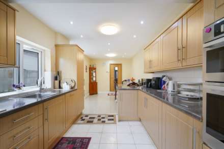 Rosebery Avenue, London, E12 6PZ, Image 5