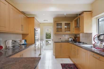 Rosebery Avenue, London, E12 6PZ, Image 6