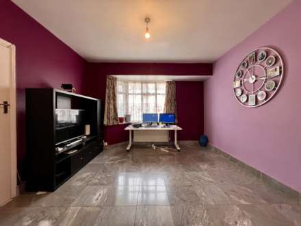 Leader Avenue, London, E12 6JP, Image 3