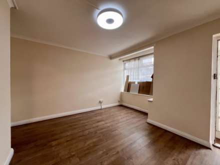 Third Avenue, Dagenham, Essex, RM10, Image 2