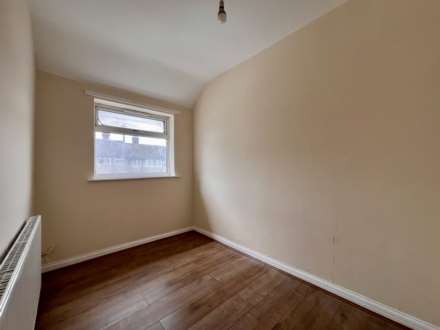 Third Avenue, Dagenham, Essex, RM10, Image 8