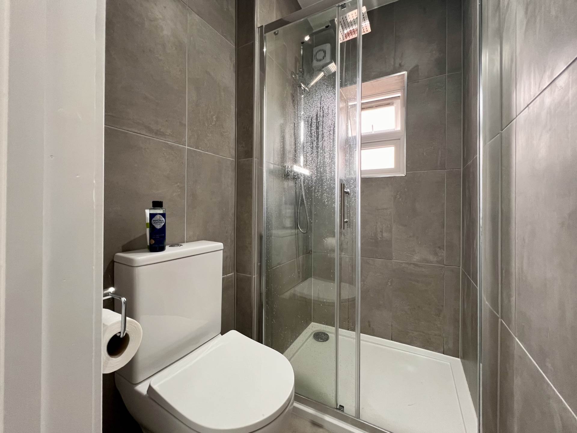 Lambourne Road, Chigwell, IG7 6EJ, Image 10