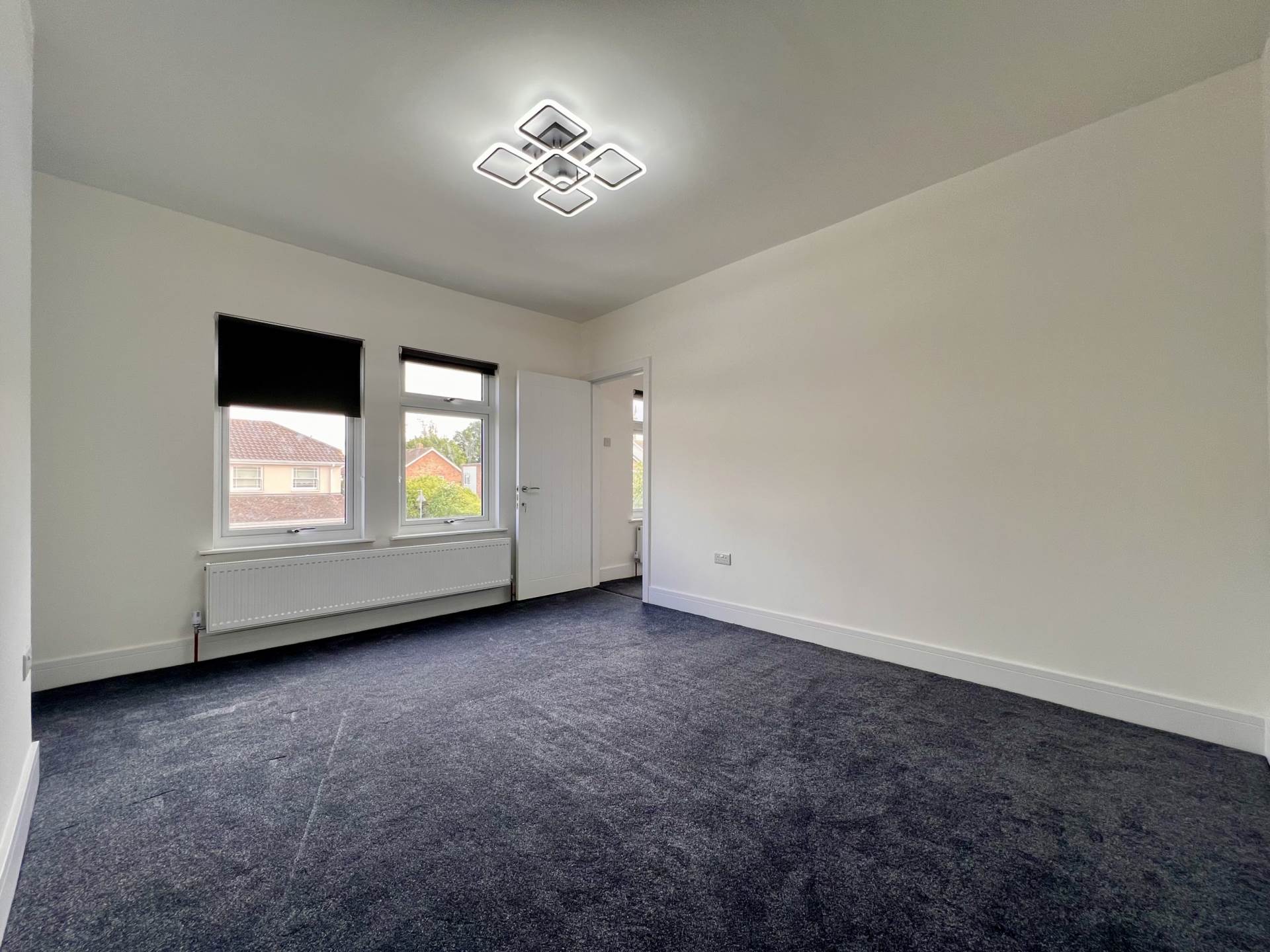 Lambourne Road, Chigwell, IG7 6EJ, Image 13
