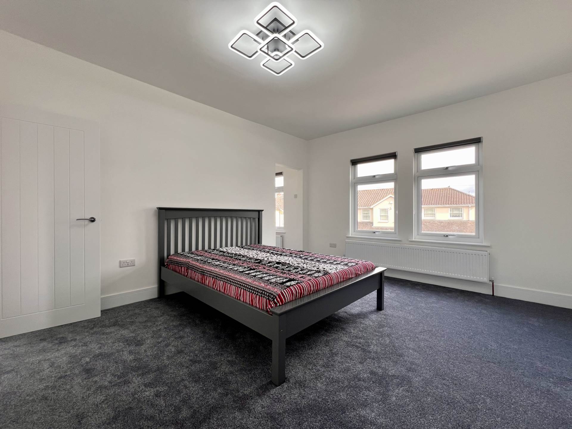 Lambourne Road, Chigwell, IG7 6EJ, Image 14