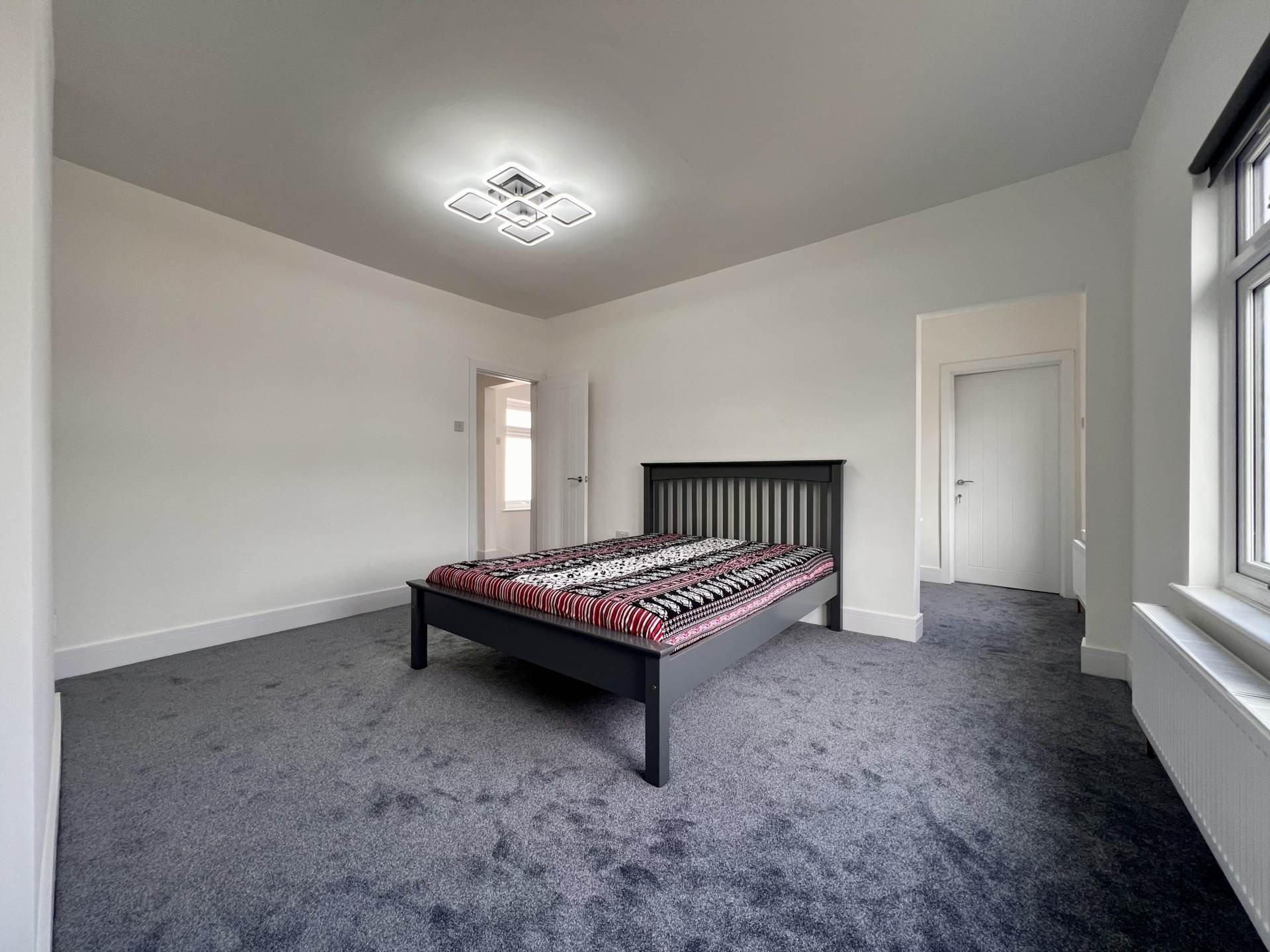 Lambourne Road, Chigwell, IG7 6EJ, Image 15