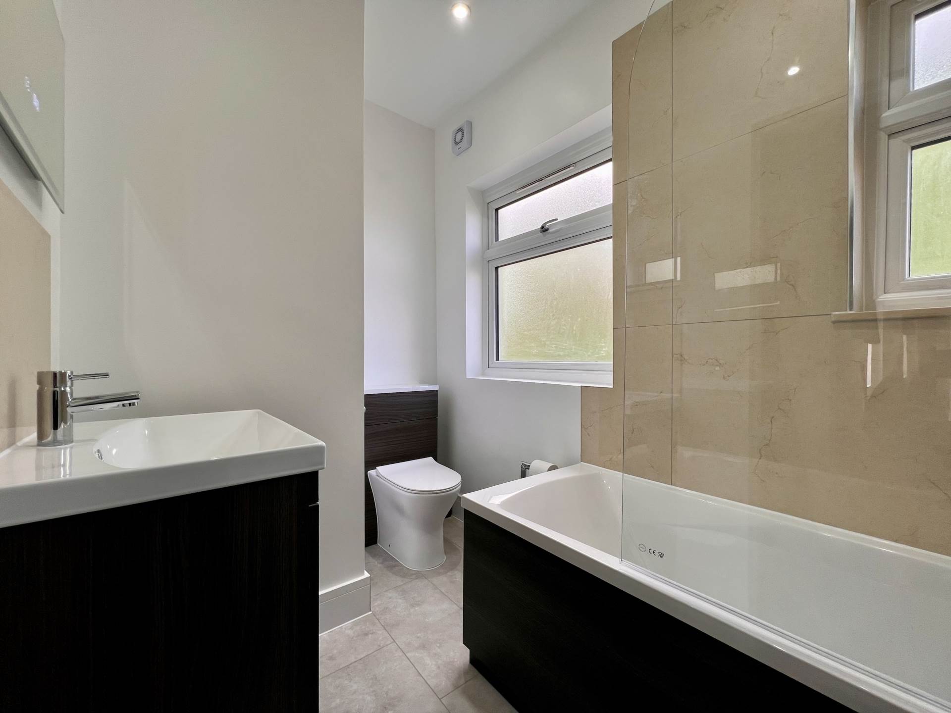 Lambourne Road, Chigwell, IG7 6EJ, Image 20