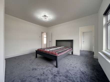 Lambourne Road, Chigwell, IG7 6EJ, Image 15