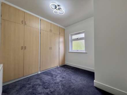 Lambourne Road, Chigwell, IG7 6EJ, Image 19
