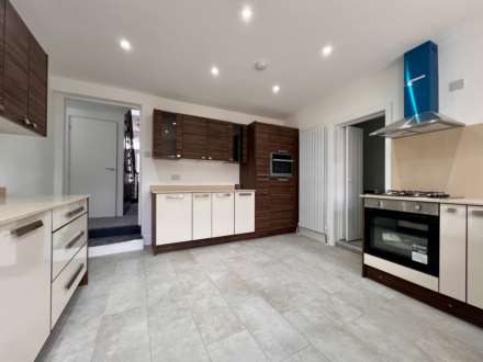 Lambourne Road, Chigwell, IG7 6EJ, Image 7