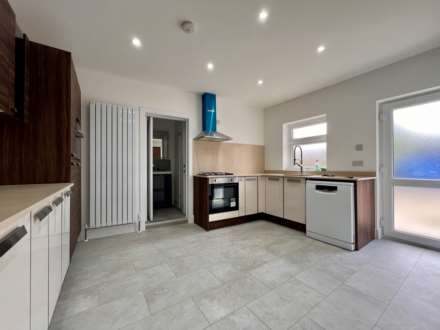 Lambourne Road, Chigwell, IG7 6EJ, Image 8