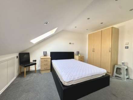 Byron Avenue, Manor Park E12, Image 2