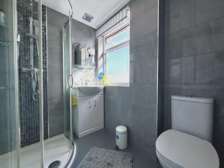 Byron Avenue, Manor Park E12, Image 3