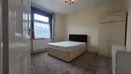 Stainforth Road, Ilford, IG2 7EH, Image 10