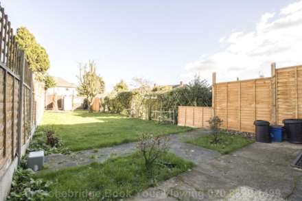 Meadway, Ilford, IG3, Image 10