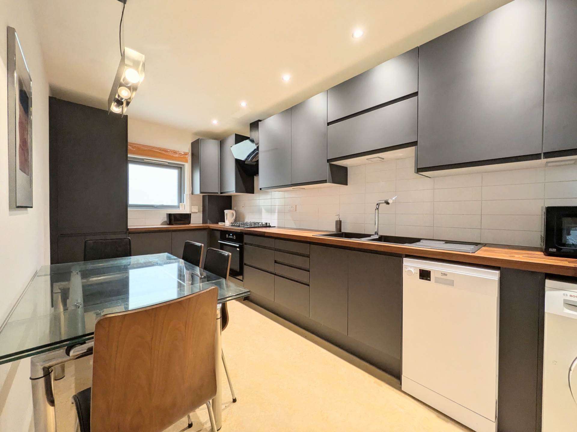 Kinglet Close, Forest Gate, E7 9HF, Image 1