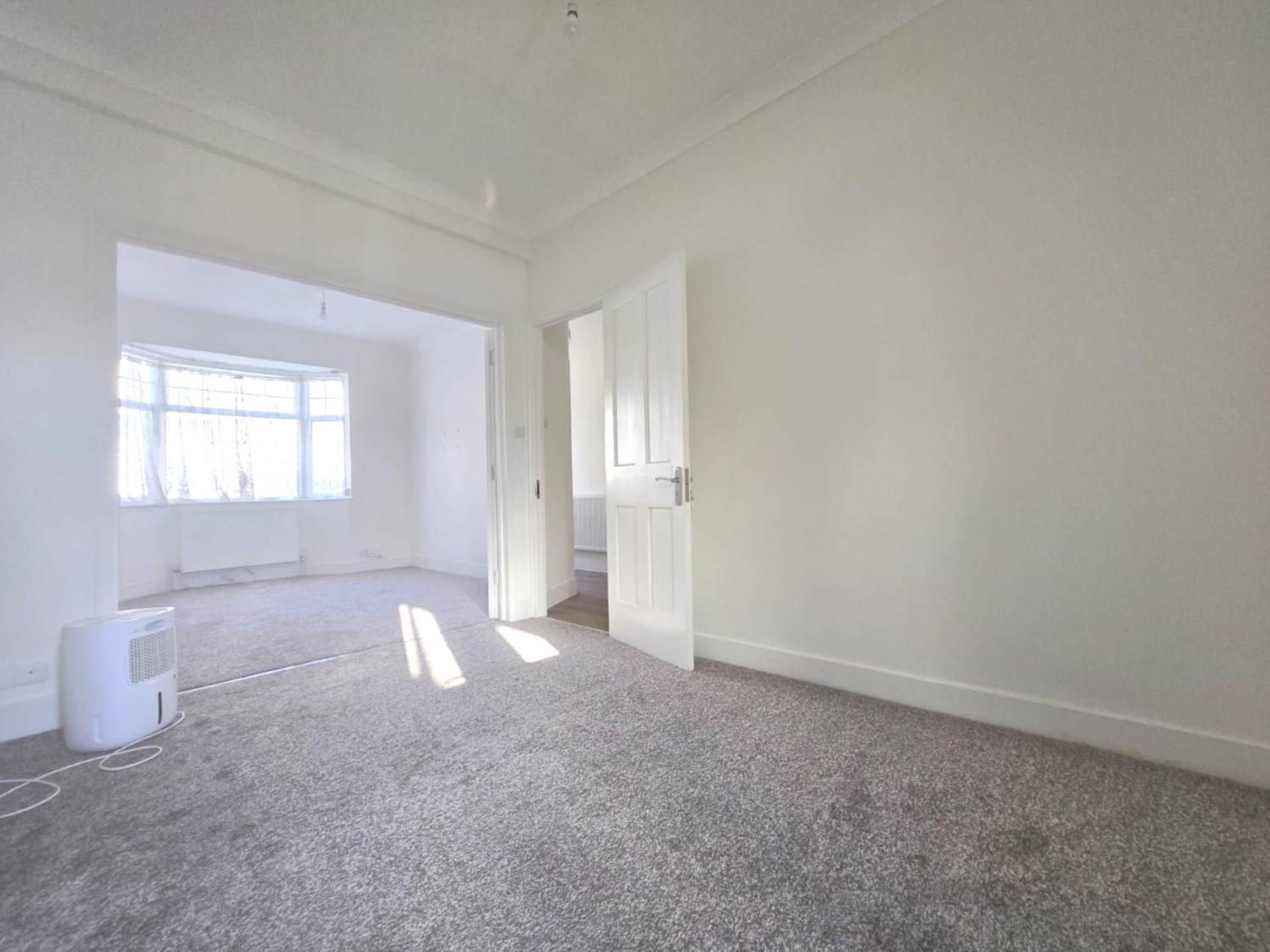 Third Avenue, Manor Park, E12, Image 3