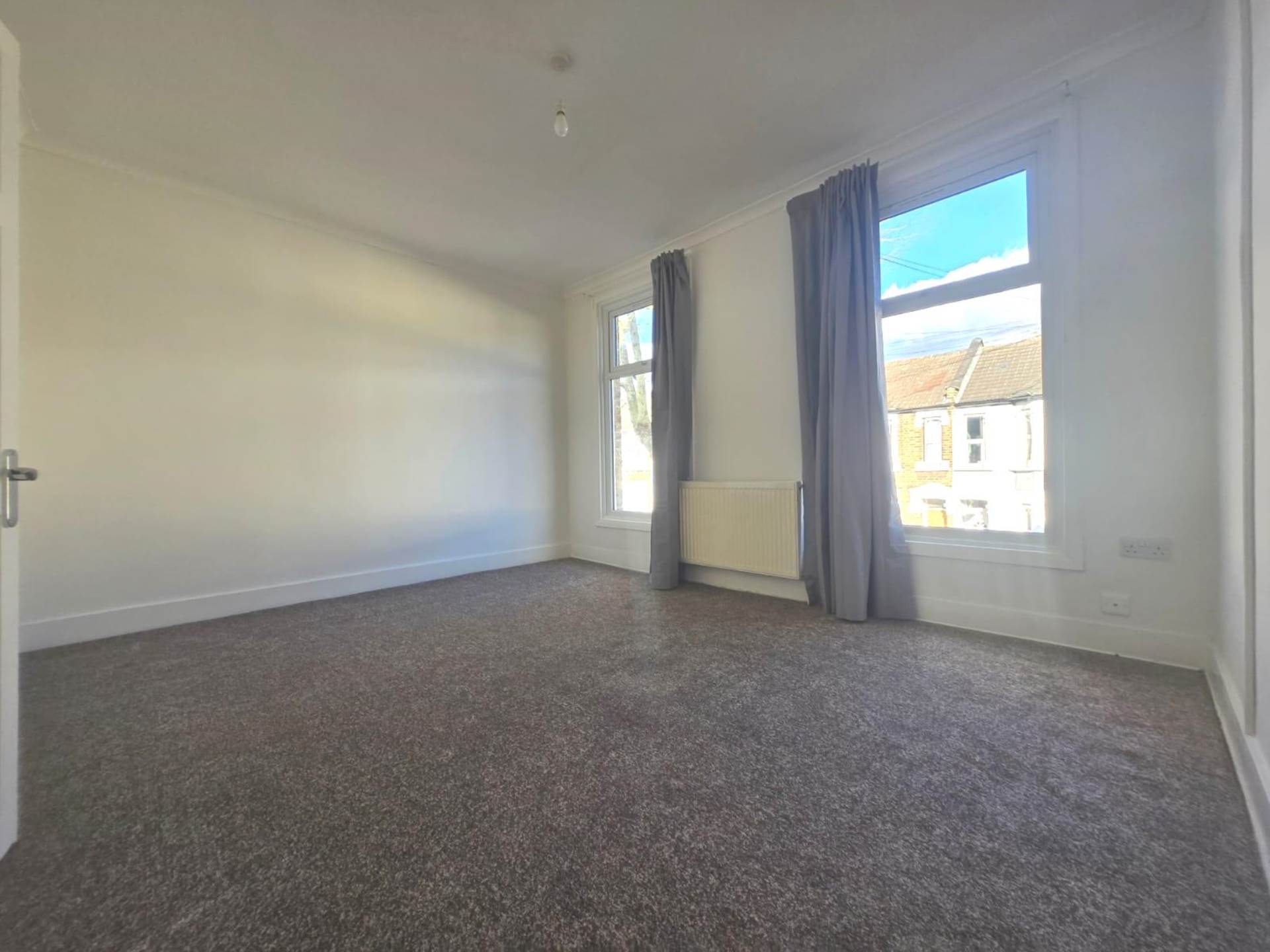 Third Avenue, Manor Park, E12, Image 4