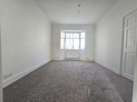 Third Avenue, Manor Park, E12, Image 5