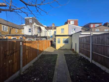 Third Avenue, Manor Park, E12, Image 8