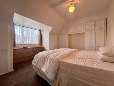Valence Wood Road, Dagenham, RM8, Image 11