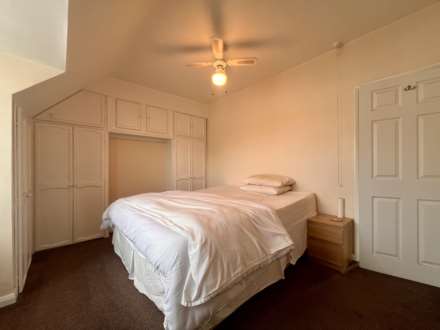 Valence Wood Road, Dagenham, RM8, Image 12