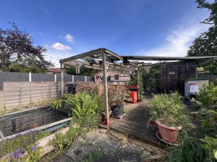 Valence Wood Road, Dagenham, RM8, Image 17