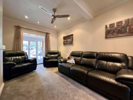 Valence Wood Road, Dagenham, RM8, Image 3