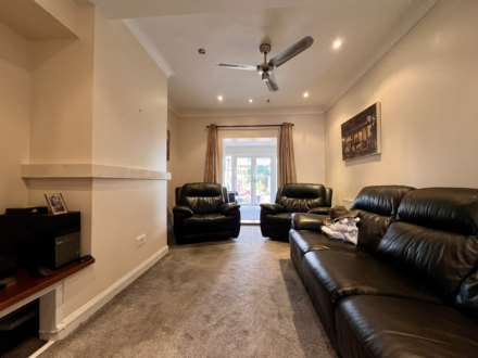 Valence Wood Road, Dagenham, RM8, Image 4