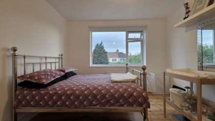 1 Bedroom House Share, Vine Gardens, Ilford IG1