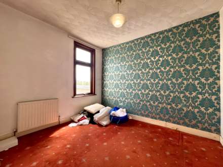 Little Ilford Lane, London, E12 5PW, Image 15