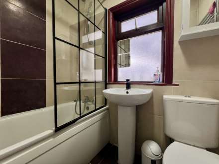 Little Ilford Lane, London, E12 5PW, Image 17