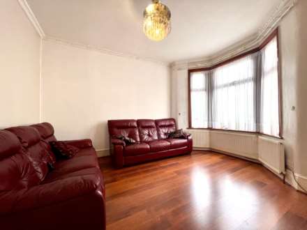 Little Ilford Lane, London, E12 5PW, Image 2