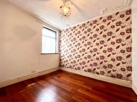 Little Ilford Lane, London, E12 5PW, Image 3