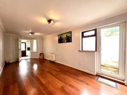 Little Ilford Lane, London, E12 5PW, Image 4
