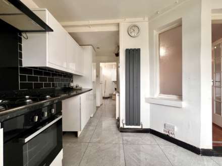 Little Ilford Lane, London, E12 5PW, Image 9