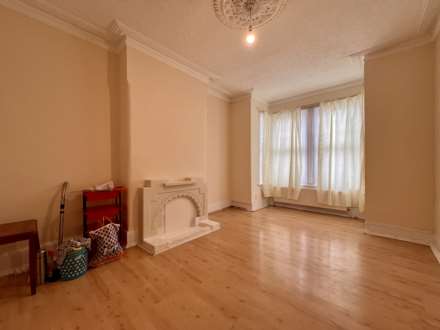 Byron Avenue, Manor Park, E12 6NH, Image 2