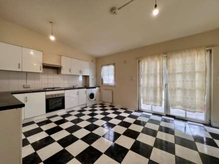 Byron Avenue, Manor Park, E12 6NH, Image 4