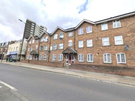 2 Bedroom Flat, Rowan Court, Plaistow, E13
