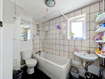 Rowan Court, Plaistow, E13, Image 4