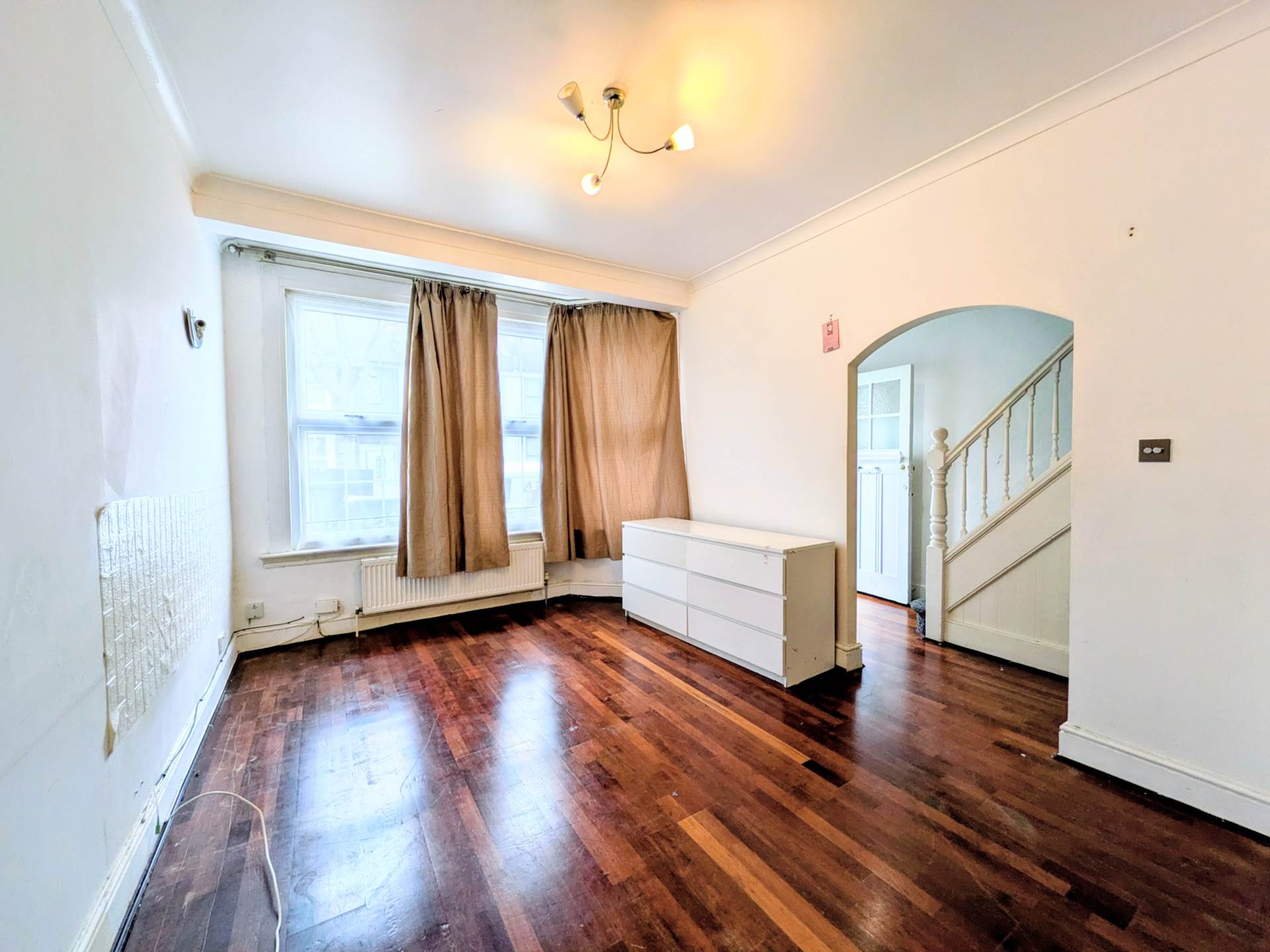 Henniker Gardens, East Ham, E6 3HT, Image 3