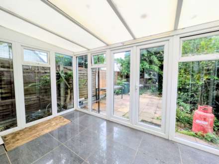 Henniker Gardens, East Ham, E6 3HT, Image 7